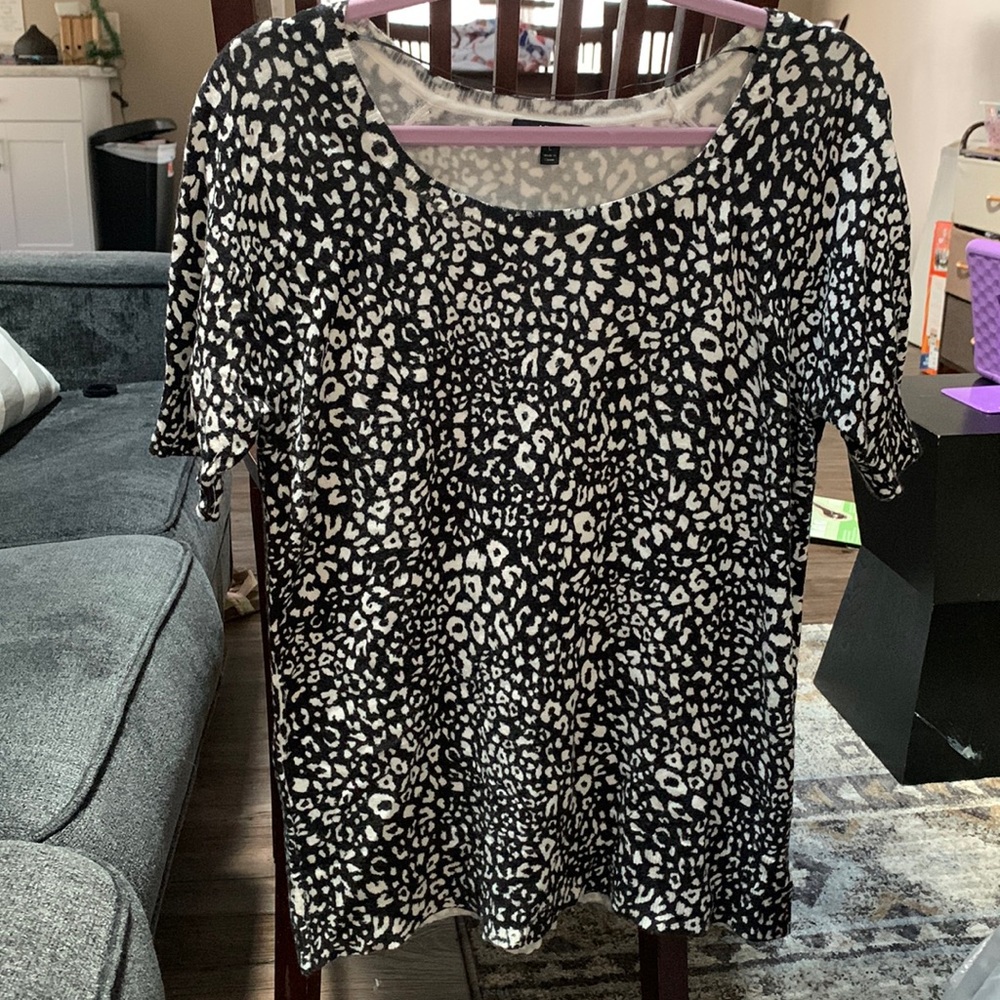 Animal print black and white top